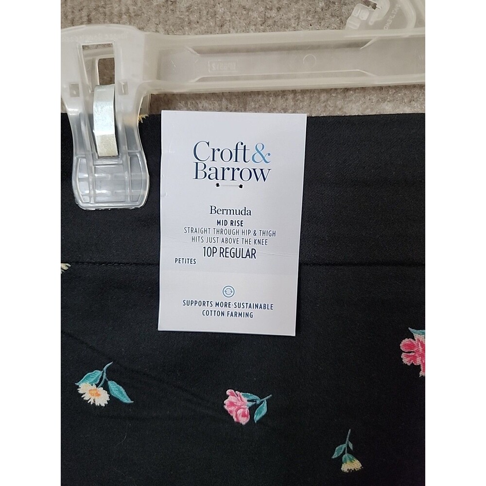 Croft Barrow Effortless Stretch Bermuda Shorts Womens 10 Petite Black Floral NEW - Picture 6 of 10